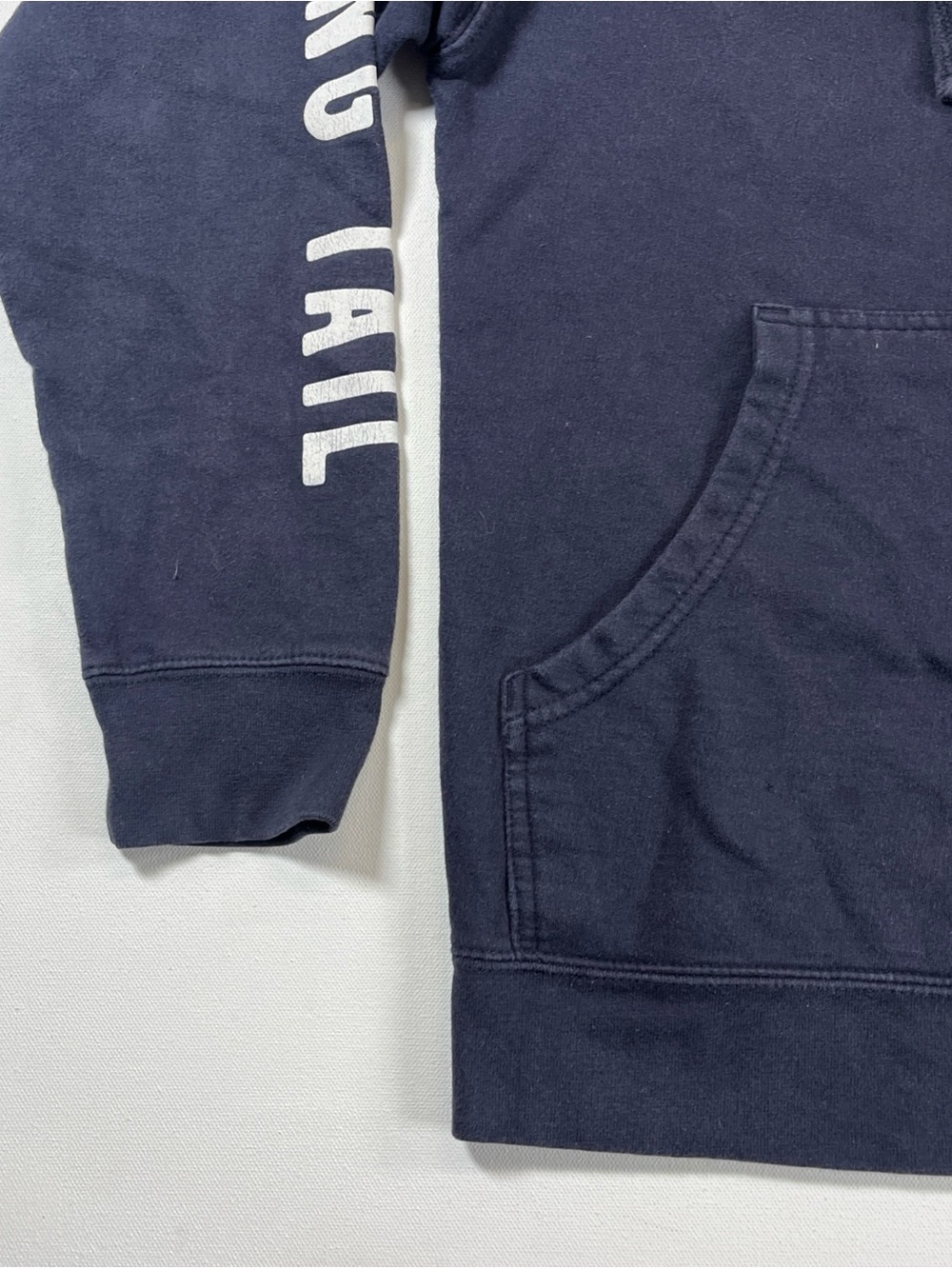 Salty Crew Chasing Tail Black Sweatshirt Hoodie Graphic Logo Fish Men’s S - Picture 9 of 13